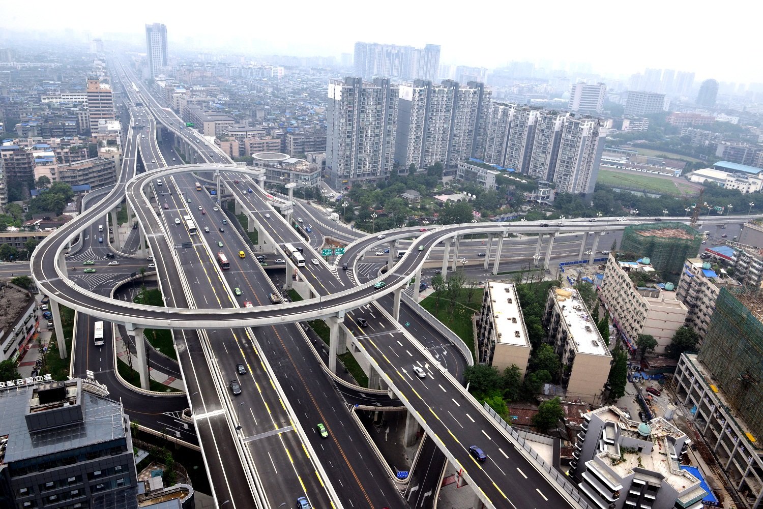 位于成都市西北方向