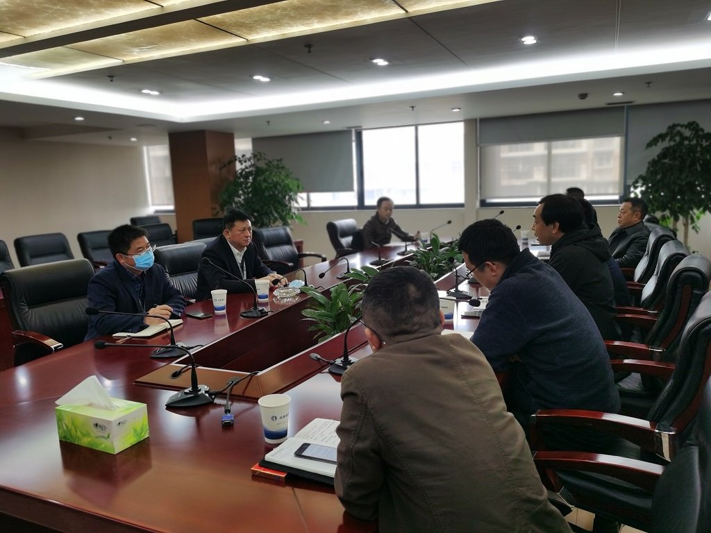 人勤春早精神好 大干快上事业茂 目之所及皆春意